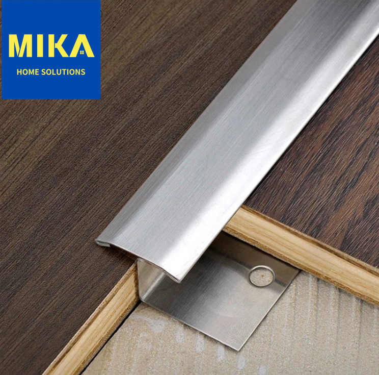 Z-shaped T profiles for flooring dividing