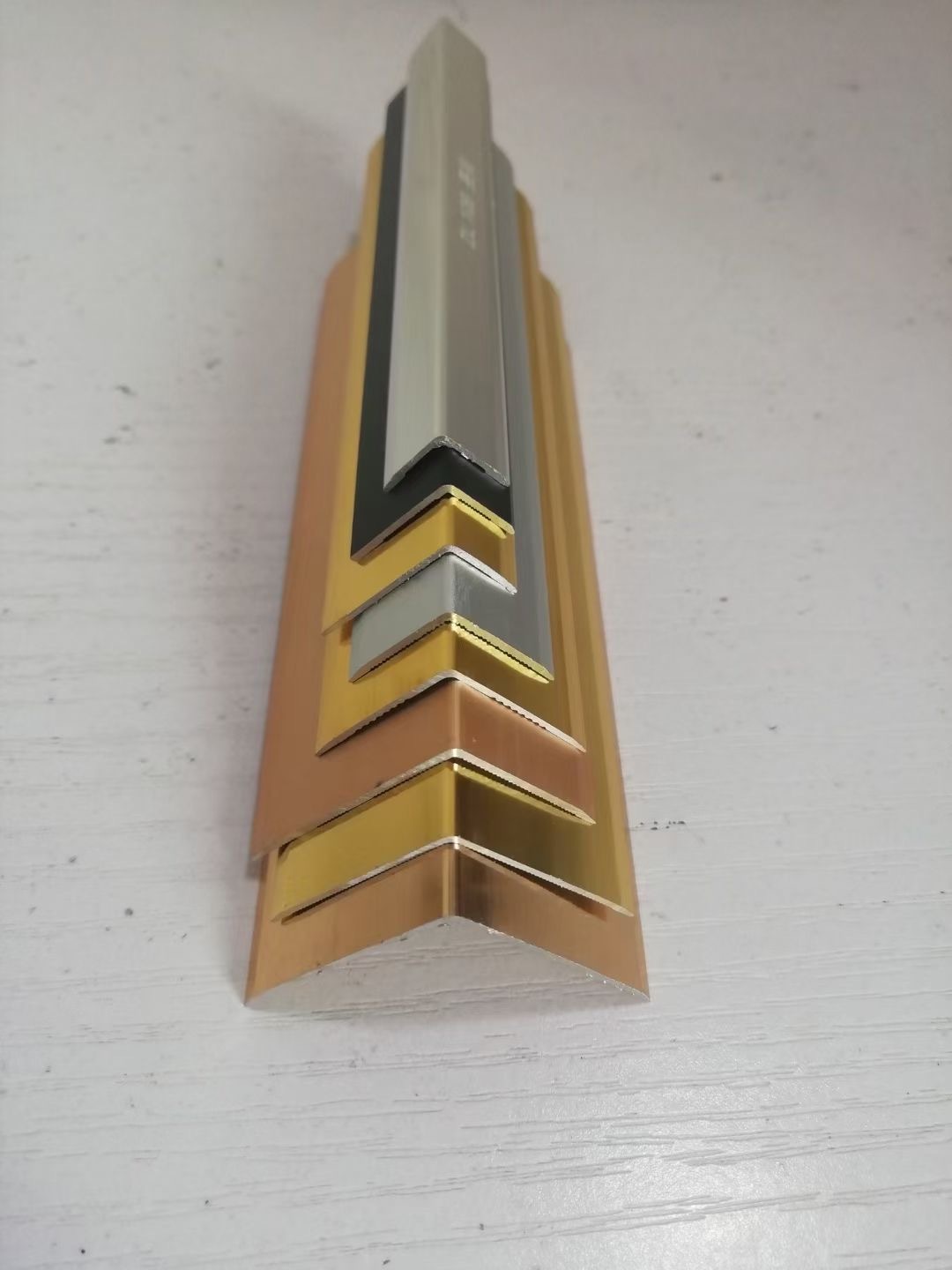 Aluminum L corner profile for wpc wall panel spcflooring uvmarblesheet wall cladding MDF Gypsumboard