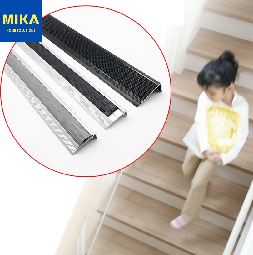Aluminum stair nosing