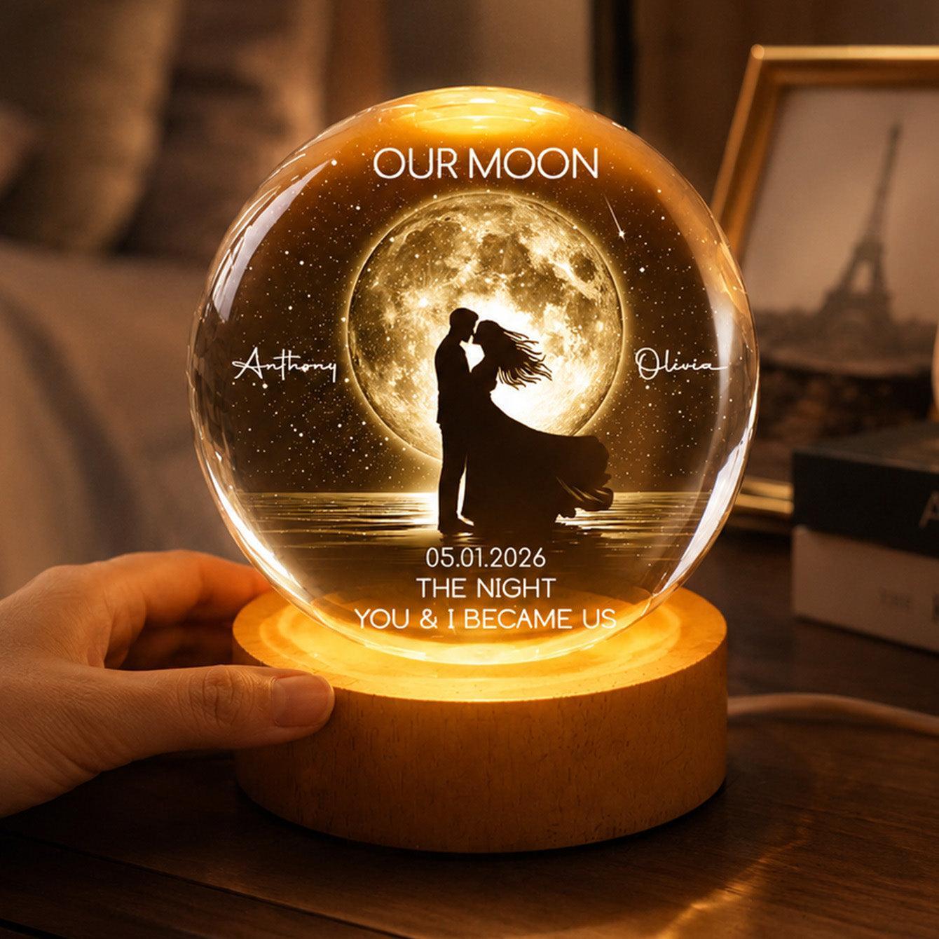 Pareja En Fase Lunar Besándose Bajo La Luz De La Luna – Luz Nocturna LED Con Bola De Cristal Personalizada – Regalo De Recuerdo Romántico Para Esposo, Esposa Y Parejas - mymoonlampes