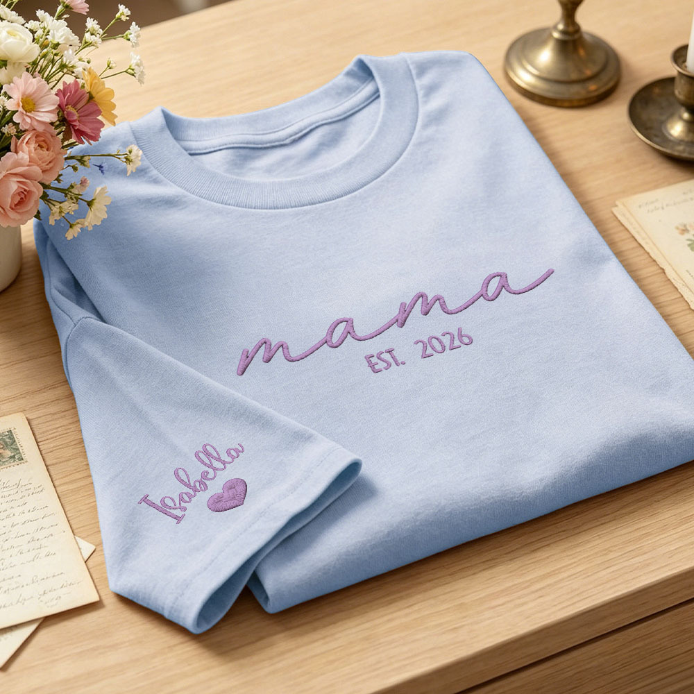 Camiseta Personalizada Bordada Para Mamá. Camiseta Bordada Personalizada Para Mamá. Estilo Para Mamá Primeriza. Conjunto Para Anunciar El Embarazo. Selección De Regalos Para El Día De La Madre. - mymoonlampes