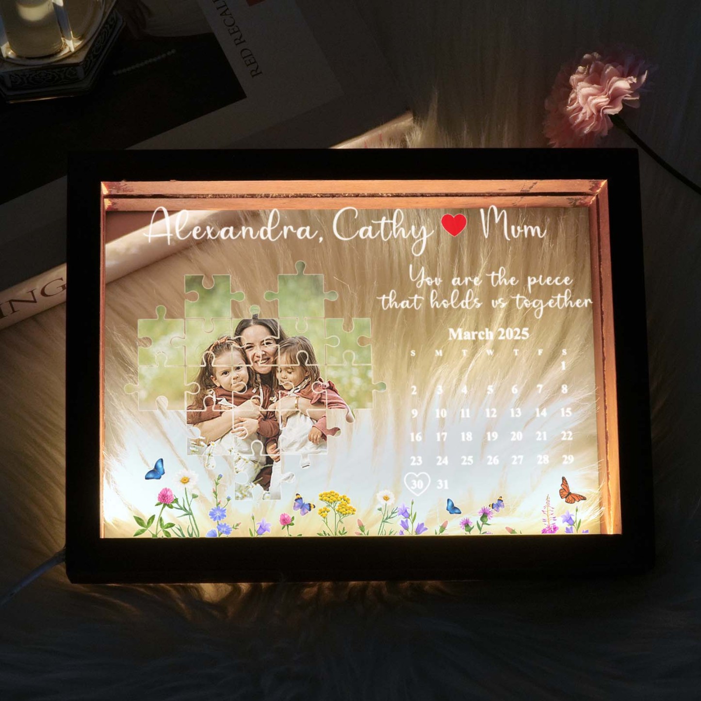 Eres La Pieza Que Nos Mantiene Unidos Marco De Luz Regalos Personalizados Para Mamá - mymoonlampes