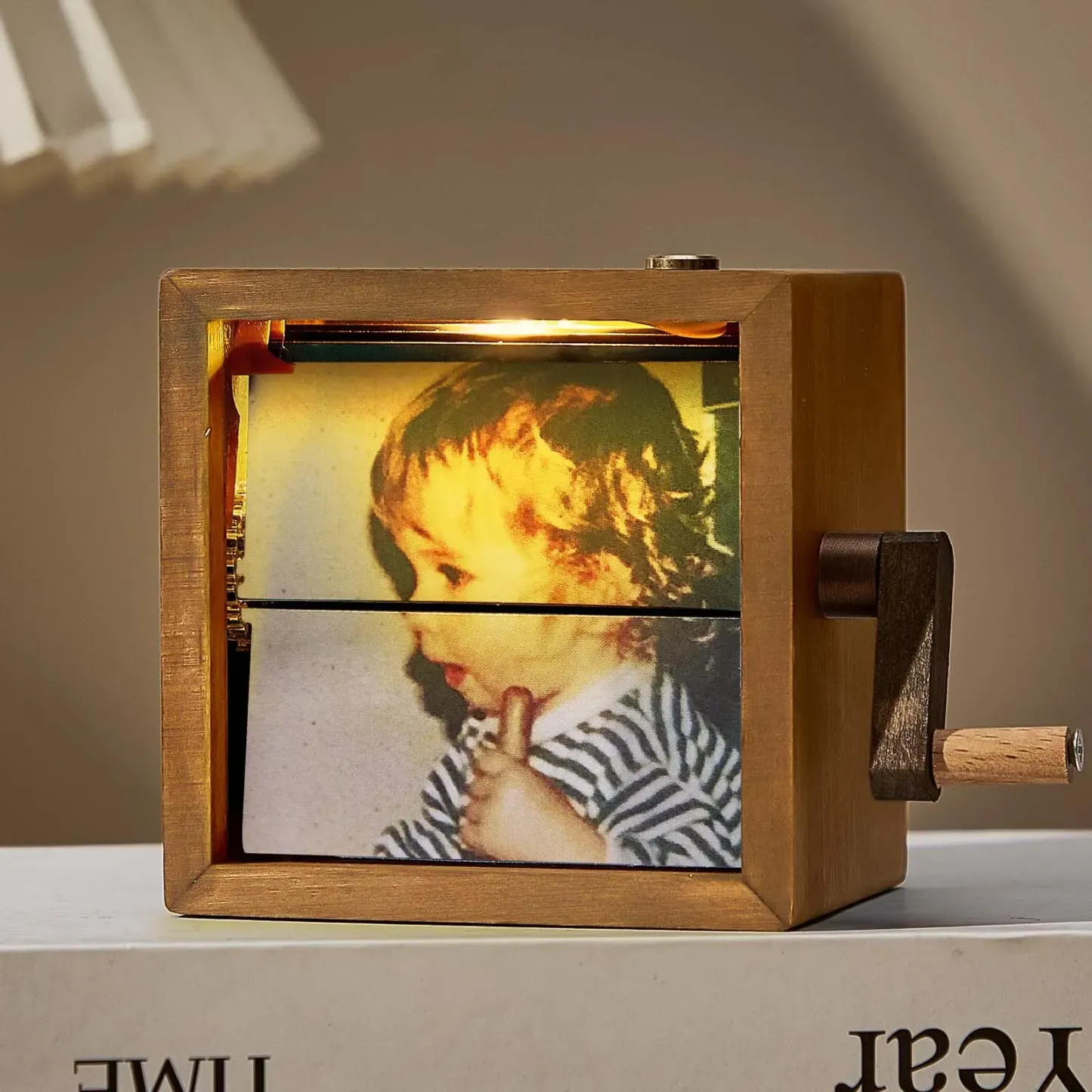 Caja De Libro Plegable Con Manivela Personalizada, Máquina De Animación, Álbum De Fotos Mecánico Con Manivela Y Marco De Cubo De Fotos Para Bebé De Nogal Negro Claro, Regalo para el Día de la Madre