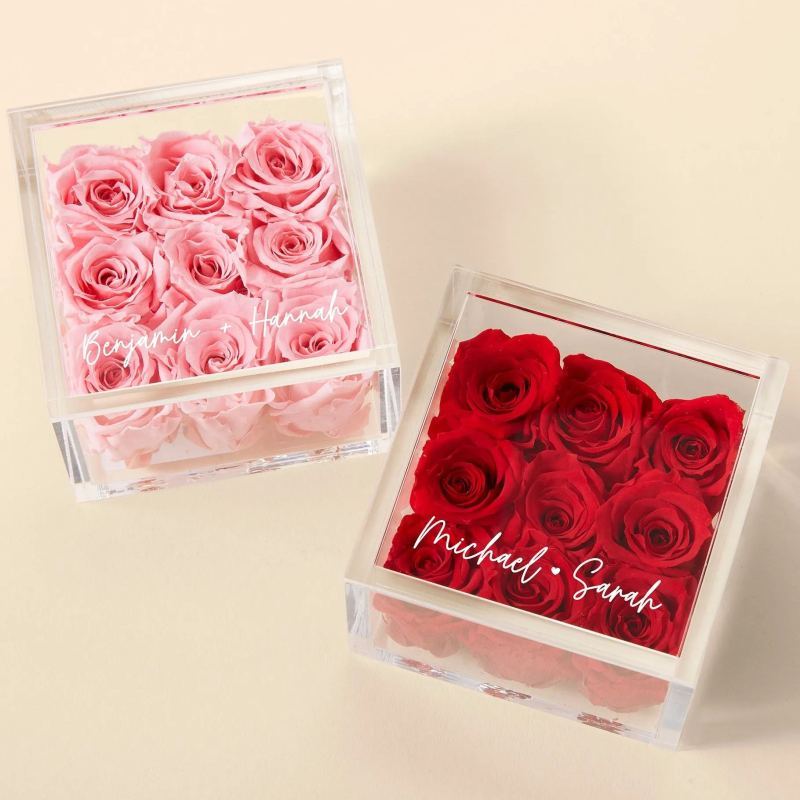 Caja De Recuerdos Personalizada Con Rosas Rojas En Miniatura 'amor Conectado'
