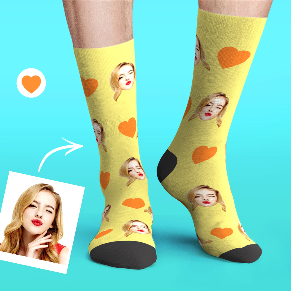 Aperçu 3D Chaussettes Visage Personnalisées - Coeur d'amour