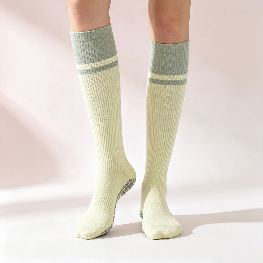 Chaussettes De Yoga Mi-mollet Pour Femmes, Chaussettes Antidérapantes En Silicone Pour Pilates, Chaussettes Professionnelles Antidérapantes, Chaussettes De Sport De Sol Pour Adultes, Automne Et Hiver - MaPhotochaussetteFr