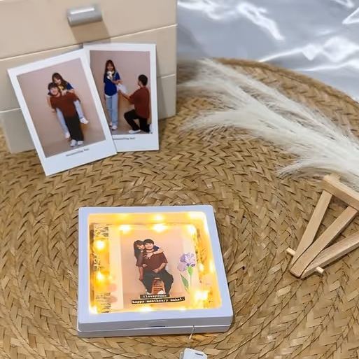 Custom Light-Up Photo Frame, Warm LED Memory Box Personalized Light-Up Picture Box for Couples & Anniversaries