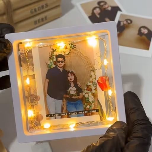 Custom Light-Up Photo Frame, Warm LED Memory Box Personalized Light-Up Picture Box for Couples & Anniversaries