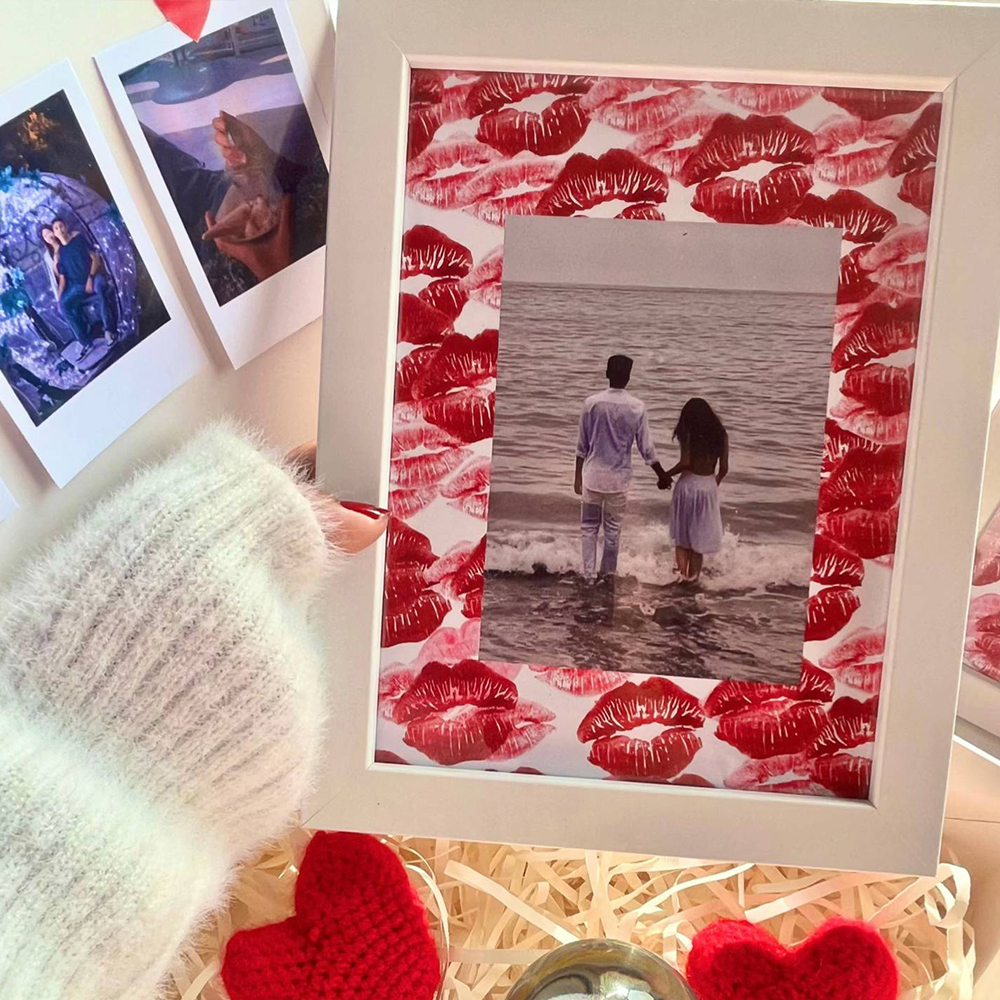 Kiss painting Lip Print Photo Frame Decoration Romantic Gift for Couples and Home
