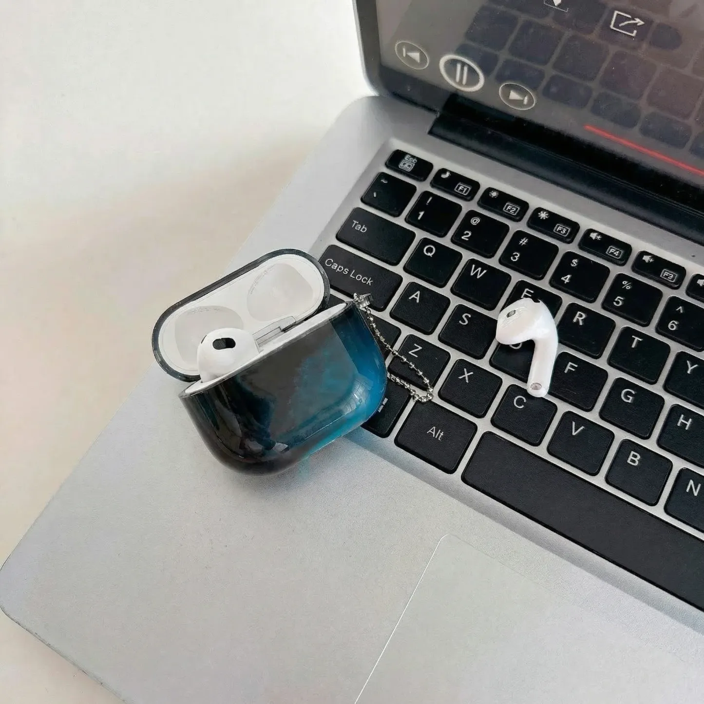 Liquid Glitter AirPods Case Glow in the Dark for AirPods 1/2/3/4 Quicksand Sparkle Protective Cover Shockproof Cute Case