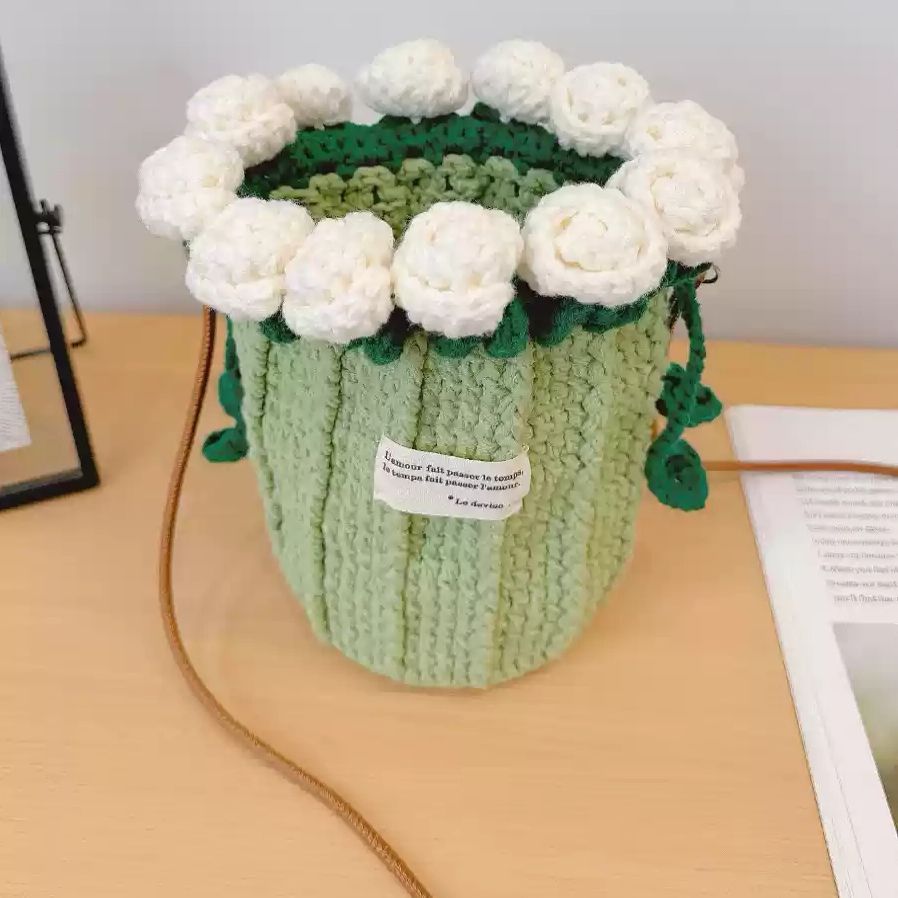 Crochet Rose Bouquet Bag DIY Kit Handmade Yarn Crossbody Bag Floral Gift Craft Set