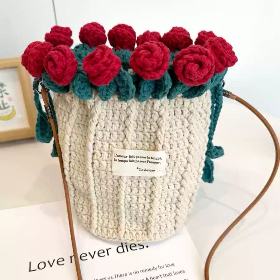 Crochet Rose Bouquet Bag DIY Kit Handmade Yarn Crossbody Bag Floral Gift Craft Set