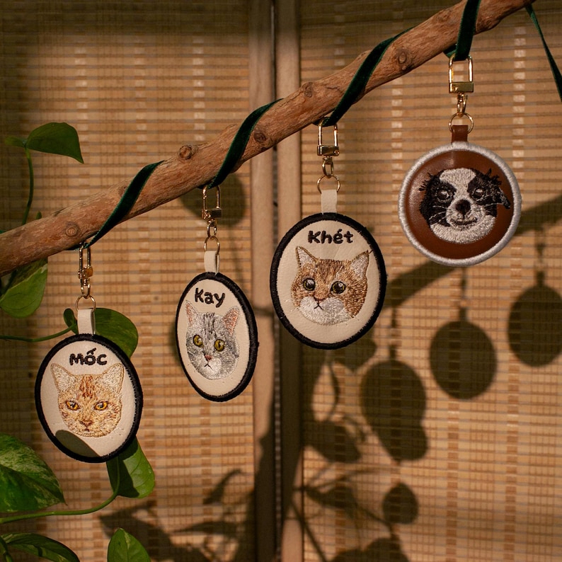 Custom Embroidered Pet Portrait Keychain - Dog or Cat Memorial - yourphotoblanketuk