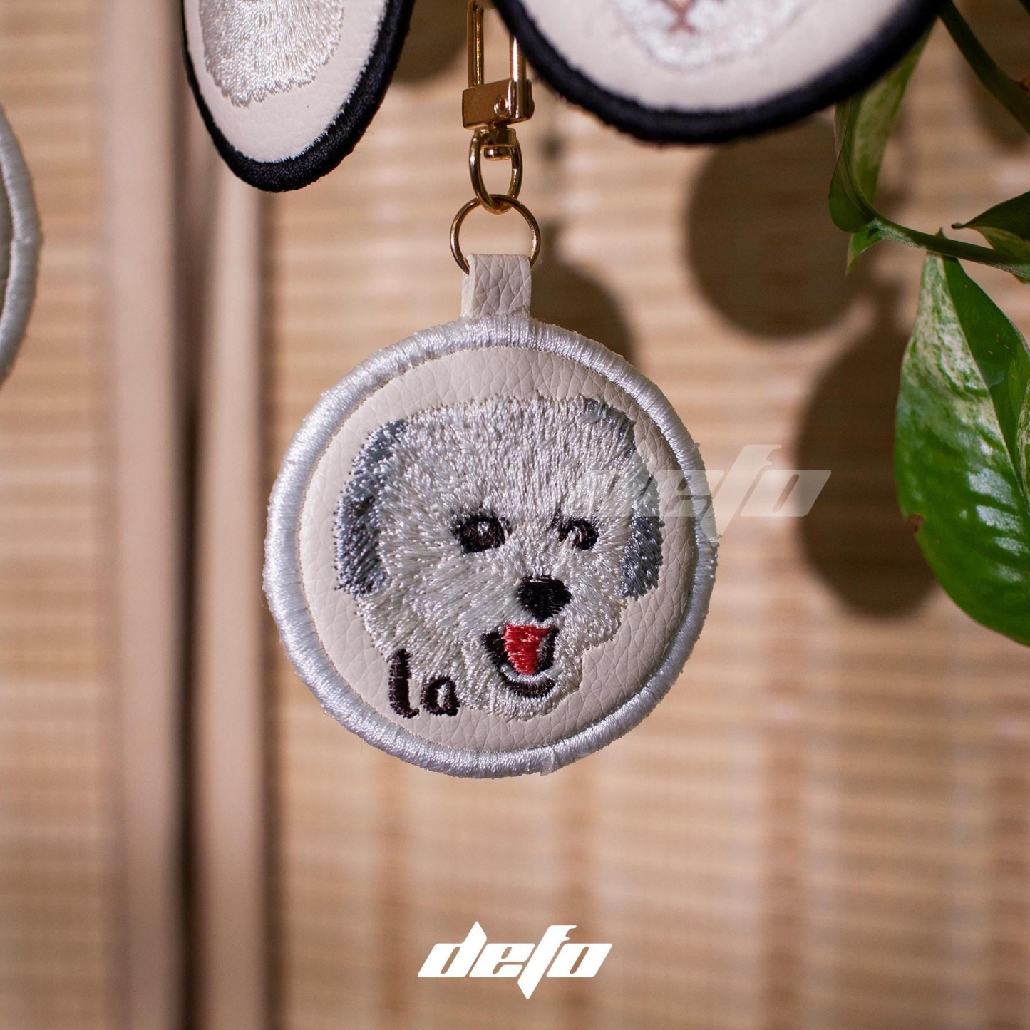 Custom Embroidered Pet Portrait Keychain - Dog or Cat Memorial - yourphotoblanketuk