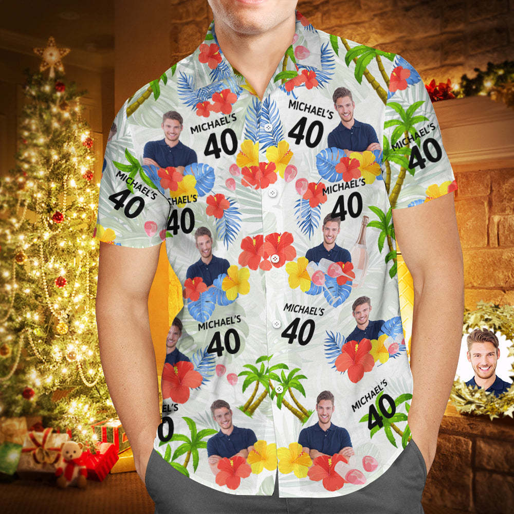 Benutzerdefiniertes rosa Hawaii-Hemd mit Datum und Namen, Geburtstagsgesicht, rote Blume und Kokosnussbaum-Hawaii-Hemd - dephotoblanket