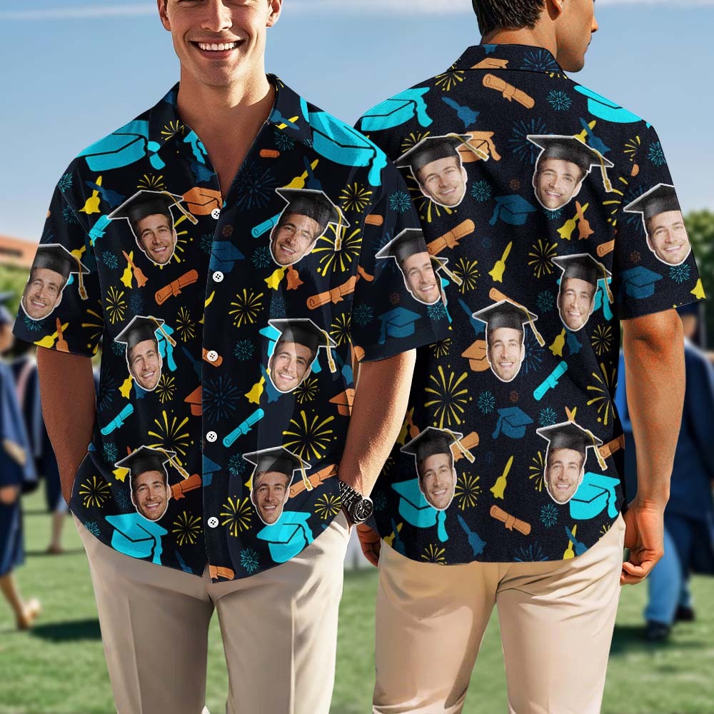 Maßgeschneidertes Abschluss-Hawaii-Hemd mit Feuerwerk und Mützen-Design mit Gesichtsfoto - dephotoblanket