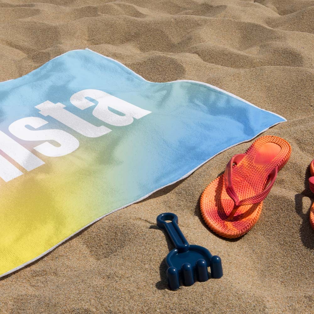 Benutzerdefiniertes Strandtuch Mit Namen Ombre Mehrfarbiges Strandtuch Personalisiertes Pooltuch Urlaubsgeschenk Mädchenreisegeschenk - dephotoblanket