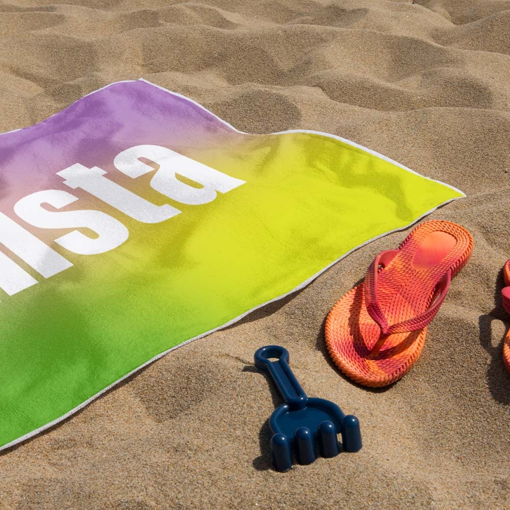 Benutzerdefiniertes Strandtuch Mit Namen Ombre Mehrfarbiges Strandtuch Personalisiertes Pooltuch Urlaubsgeschenk Mädchenreisegeschenk - dephotoblanket