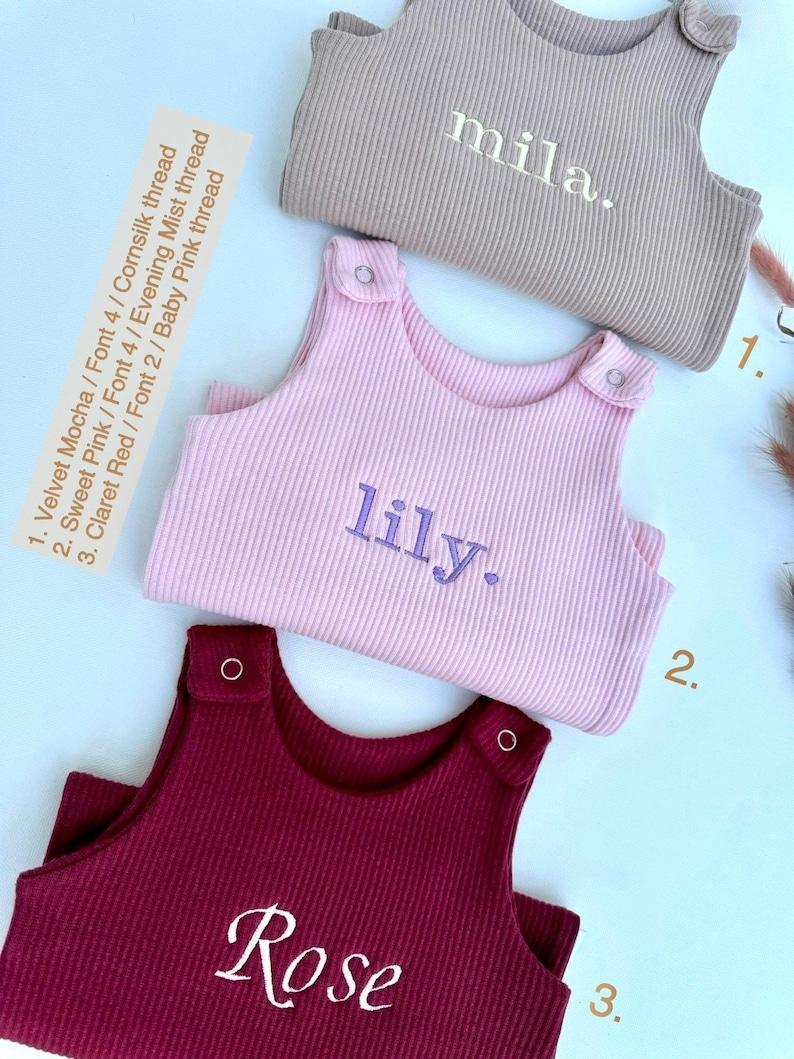 Personalisieren Sie Den Baby-geschenk-latzhose-strampler | Bestickte Baby-overalls. Individuelles Geburtstagsgeschenk Für Jungen Oder Mädchen. Personalisiertes Geschenk Für Neugeborene