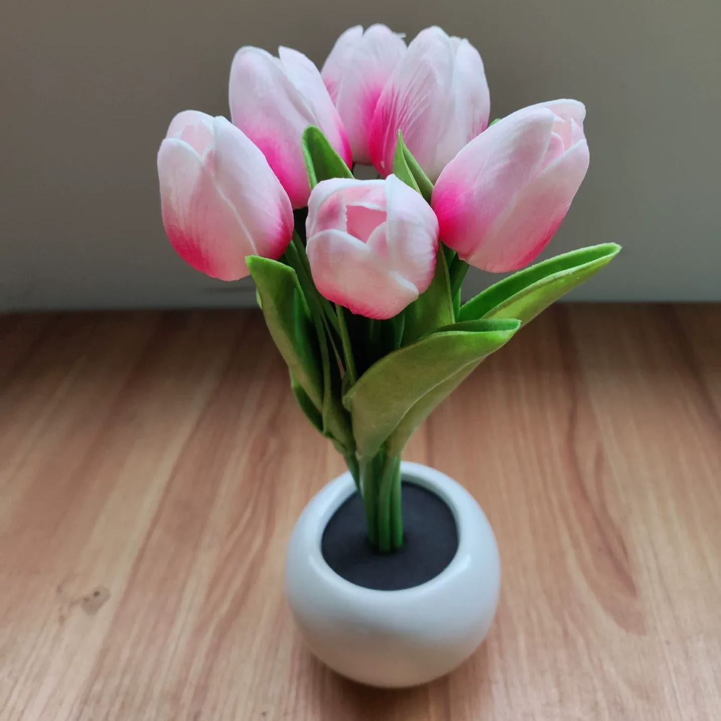 Moderne, Kreative Tulpen-tischleuchte Aus Keramik Mit Usb- Und Led-anschluss Für Das Schlafzimmer