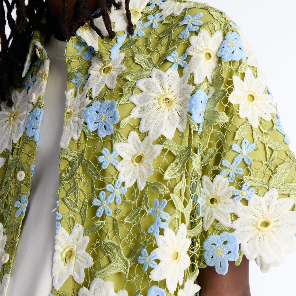 Men's Hawaiian Floral Shirt – Relaxed Fit Tropical Button Up for Beach & Vacation