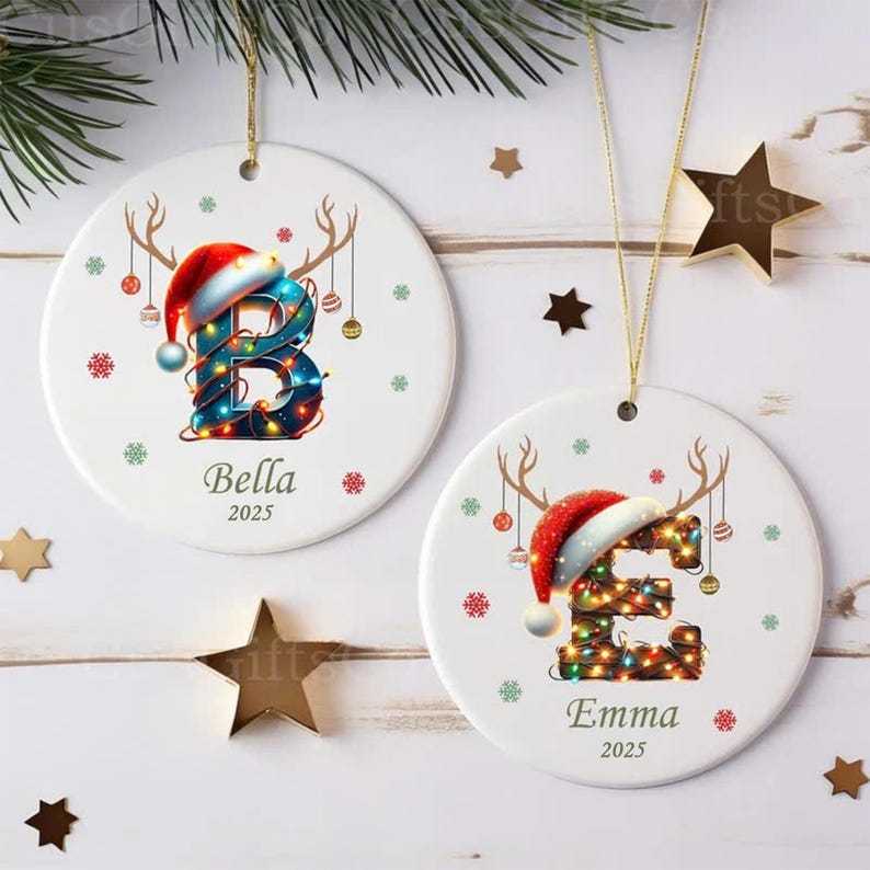 Ornement Personnalisé Avec Nom Et Lettre : Souvenir Familial De Noël 2025, Sublimation De Nom Personnalisé, Ornement Initial, Décoration De Noël - MapLunelampeFr