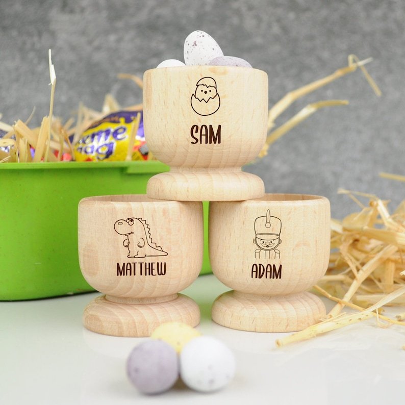 Coquetier Personnalisé, Coquetier En Bois Gravé, Cadeau De Pâques Pour Les Enfants, Porte-oeuf Dippy - MapLunelampeFr
