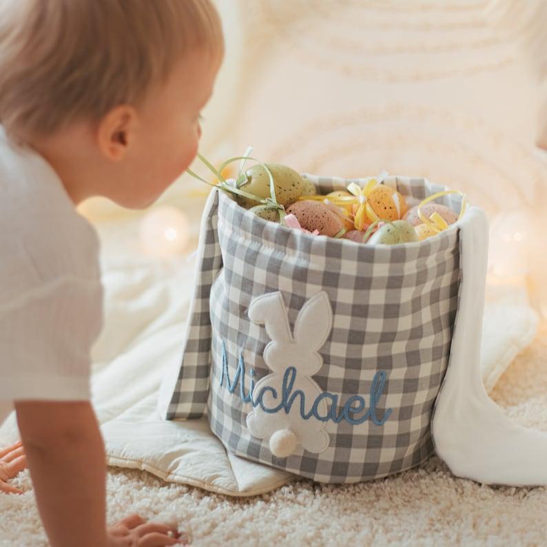 Panier De Pâques Personnalisé. Lapin De Pâques Brodé Sur Mesure. Panier De Pâques Pour Enfants. Panier Bébé Fille Et Garçon. Panier À Œufs Pour Activités De Pâques. - MapLunelampeFr