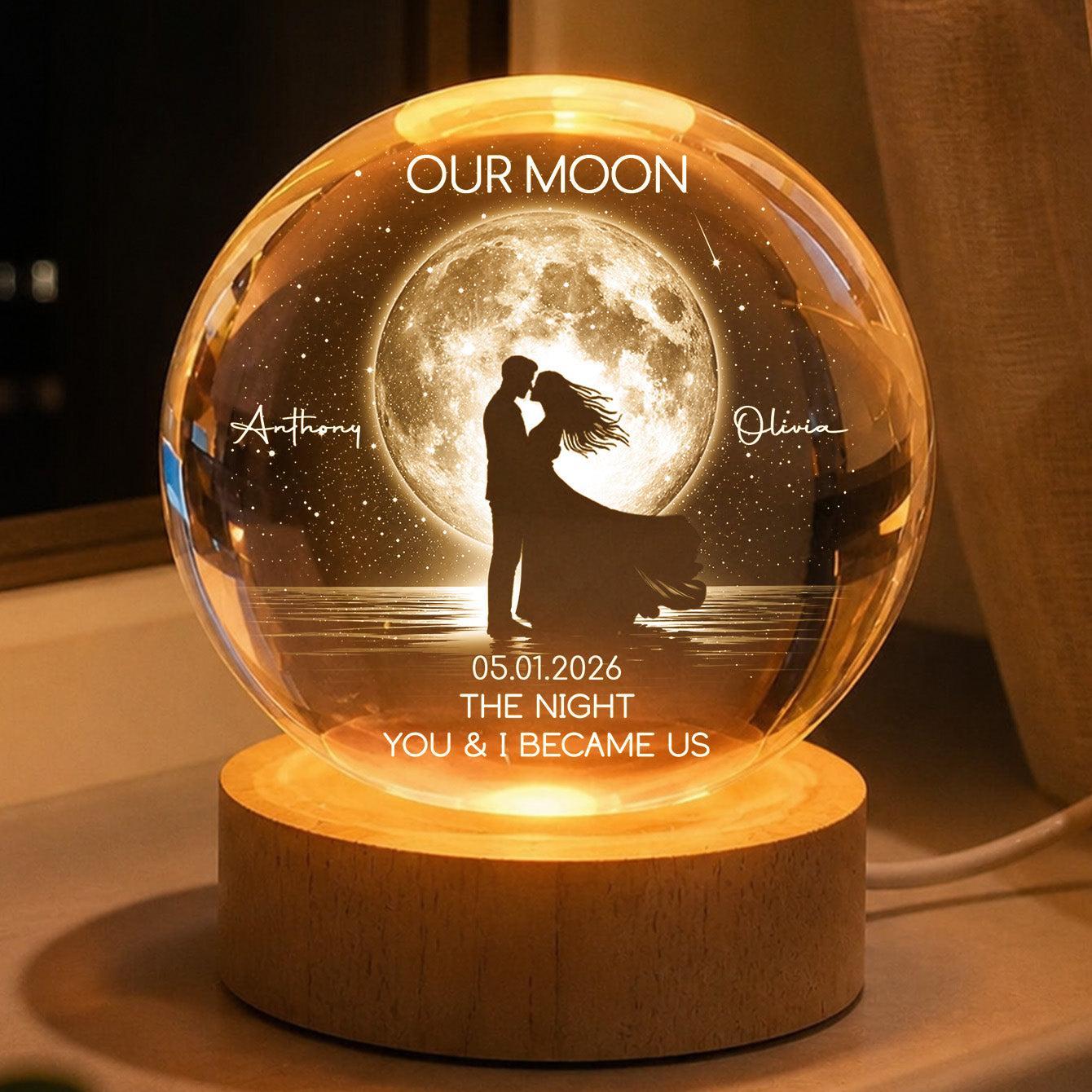 Moonphase Couple Kissing Under the Moonlight – Personalized Crystal Ball LED Night Light – Romantic Keepsake Gift for Husband, Wife, and Couples - MyMoonLampUk