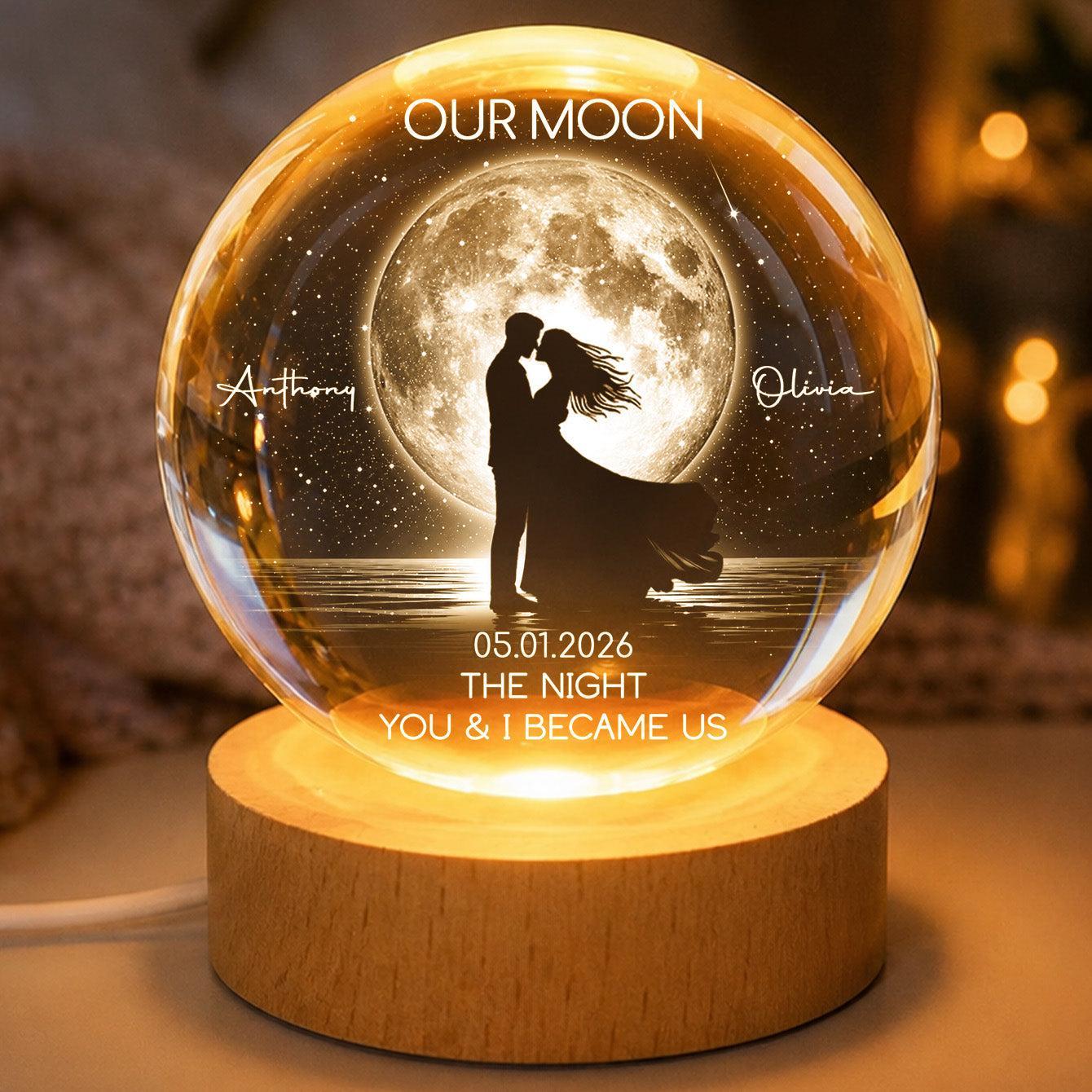Moonphase Couple Kissing Under the Moonlight – Personalized Crystal Ball LED Night Light – Romantic Keepsake Gift for Husband, Wife, and Couples - MyMoonLampUk