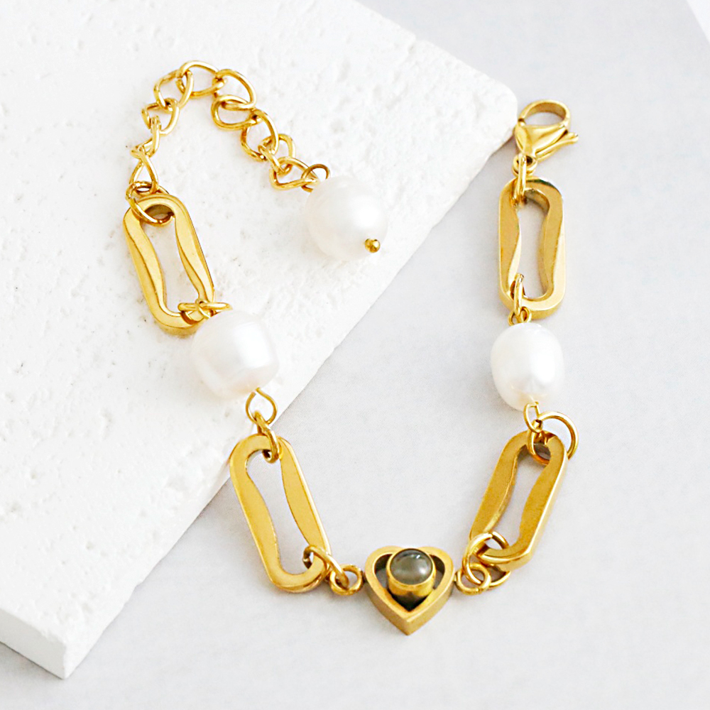 Custom Photo Projection Circle Heart Bracelet 18k Gold Plated Stainless Steel Cuban Link Freshwater Baroque Pearl Waterproof Bracelet Gift for Her - MyMoonLampUk