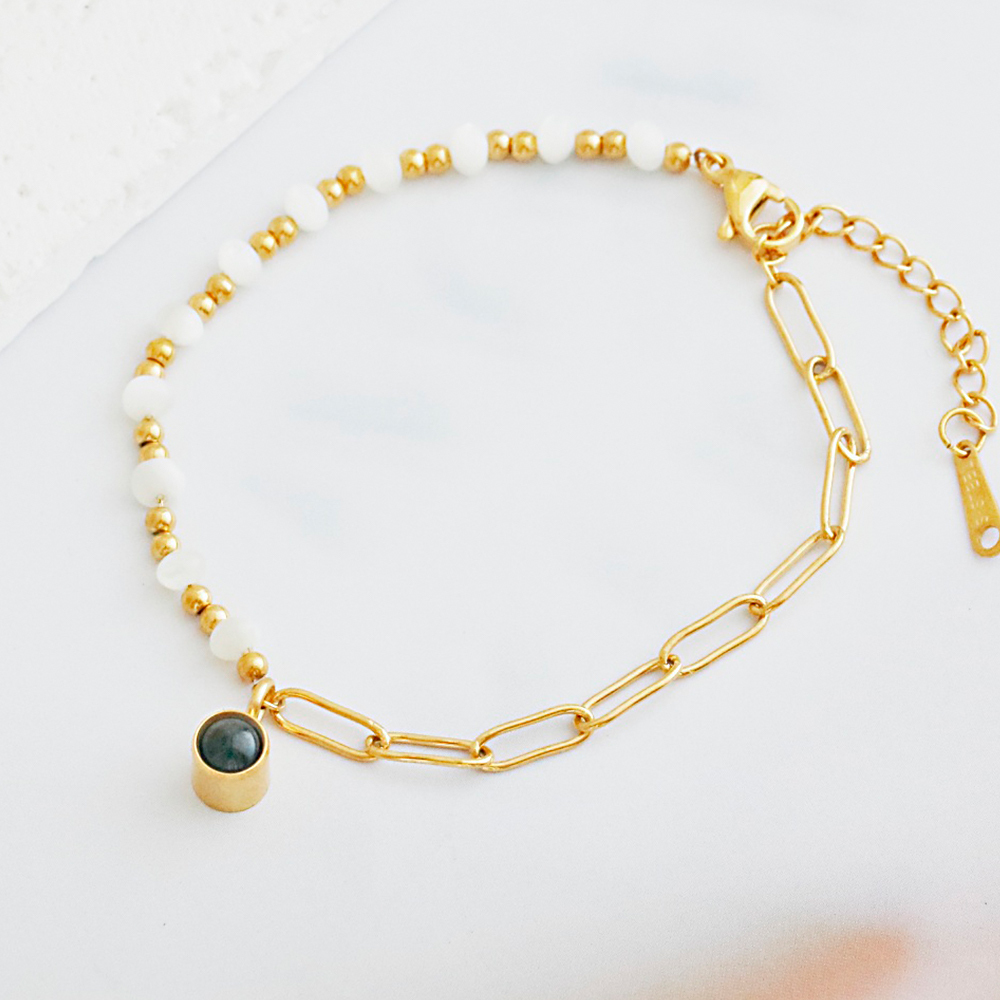 Custom Photo Projection Bracelet Vintage Luxury Circle Bracelet 18k Gold Plated Stainless Steel Pearl Bracelet Waterproof Bracelet Gift for Her - MyMoonLampUk