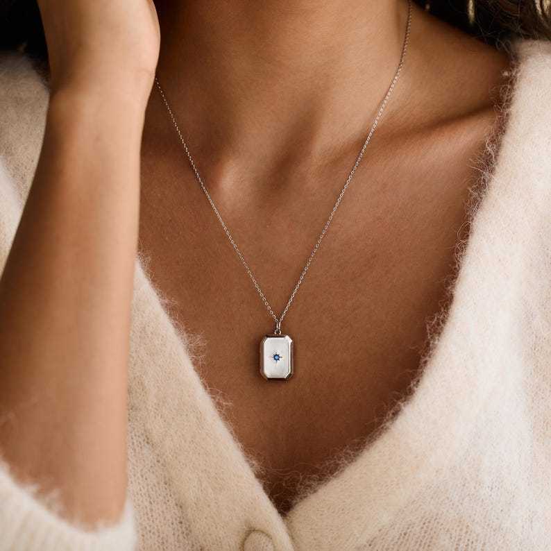 Custom Locket Necklace with Birthstone, Personalized Photo Pendant, Engravable Memorial Jewelry, Anniversary Gift for Her, Keepsake Gift