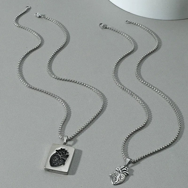 2Pcs Couple Anatomical Heart Puzzle Necklaces Heart Pendants Couple Matching Necklaces
