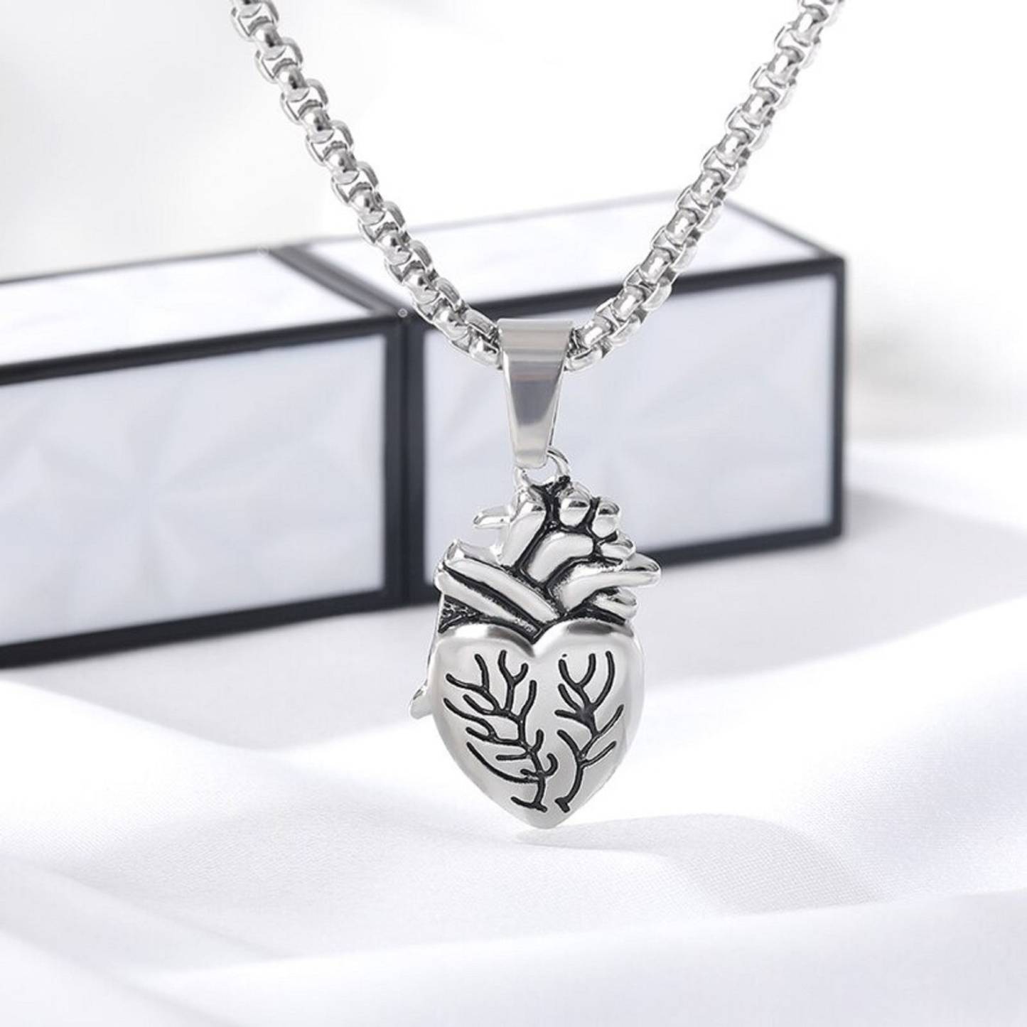 2Pcs Couple Anatomical Heart Puzzle Necklaces Heart Pendants Couple Matching Necklaces