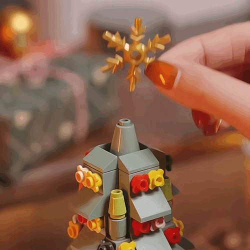 DIY Christmas Tree Building-Block Rotating Music Box | Light-Up Building Block Design | Festive Holiday Gift for Children, Family, Couple