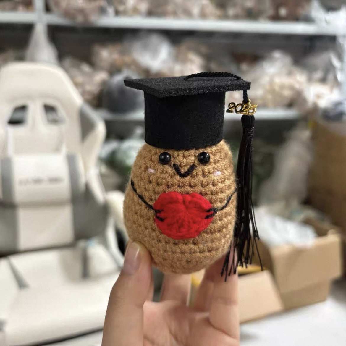 2025 Graduation Gift Doctoral Hat Handmade Crochet Positive Energy Doll Suitable for Friends, Classmates and Teachers