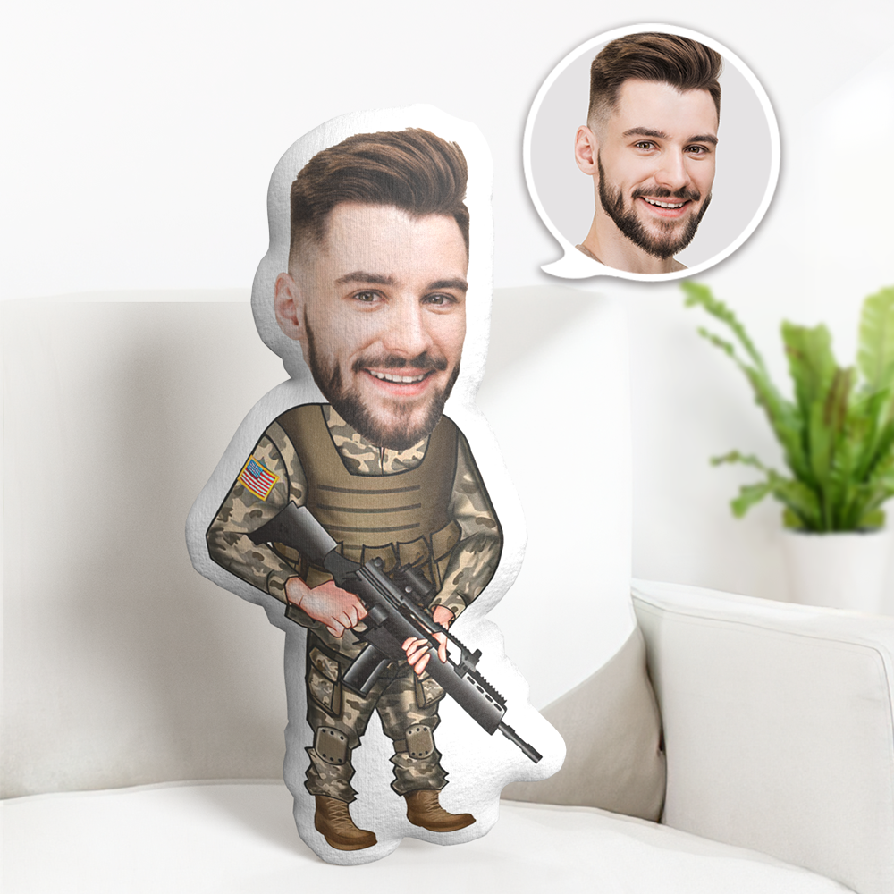 Coussin Personnalisé Avec Visage, Poupée Soldat Avec Pistolet, Minime, Cadeau Pour Lui - MaPhotocaleconFr