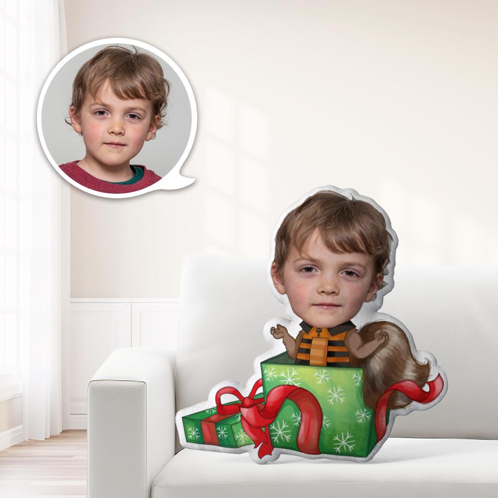 Coussin Décoratif Minime Personnalisé Avec Un Raton Laveur Et Un Lutin De Noël. Offrez À Votre Enfant Le Cadeau Le Plus Précieux. - MaPhotocaleconFr
