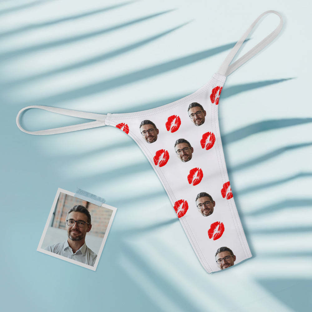 Tanga Coloré Pour Femme Avec Lèvres Rouges Et Visage Personnalisé