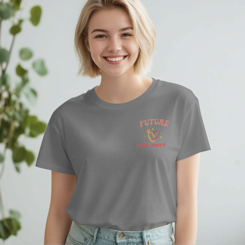 T-shirt Personnalisé In My Engaged Era Bachelorette Avec Nom, Cadeau De Fiançailles Pour Fête Prénuptiale De Mariage Pour Elle - MaPhotocaleconFr