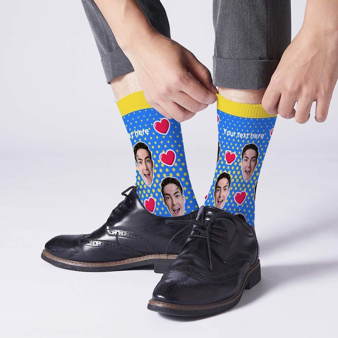 Cadeau Personnalisé Avec Visage Et Nom À Pois Et Cœur Sur Les Chaussettes - MaPhotocaleconFr