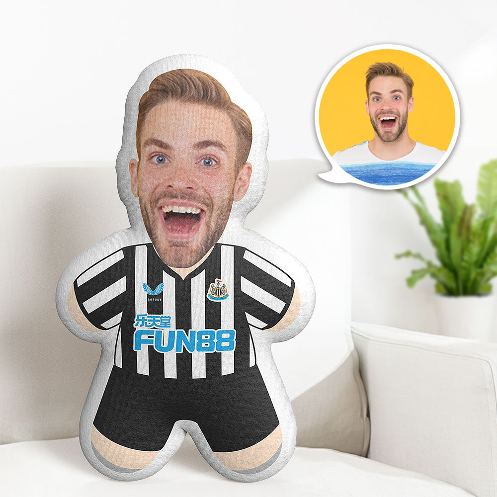 Coussin Minime Personnalisé Style Newcastle, Poupée Minime Avec Photo Personnalisée, Cadeau Coussin Minime Sportif - MaPhotocaleconFr