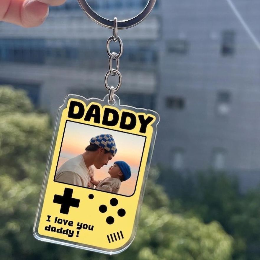 Porte-clés photo de console de jeu rétro personnalisé pour papa – Porte-clés acrylique personnalisé à partir d’une photo, cadeau de fête des pères pour papa, souvenir de style joueur mignon - MaPhotocaleconFr