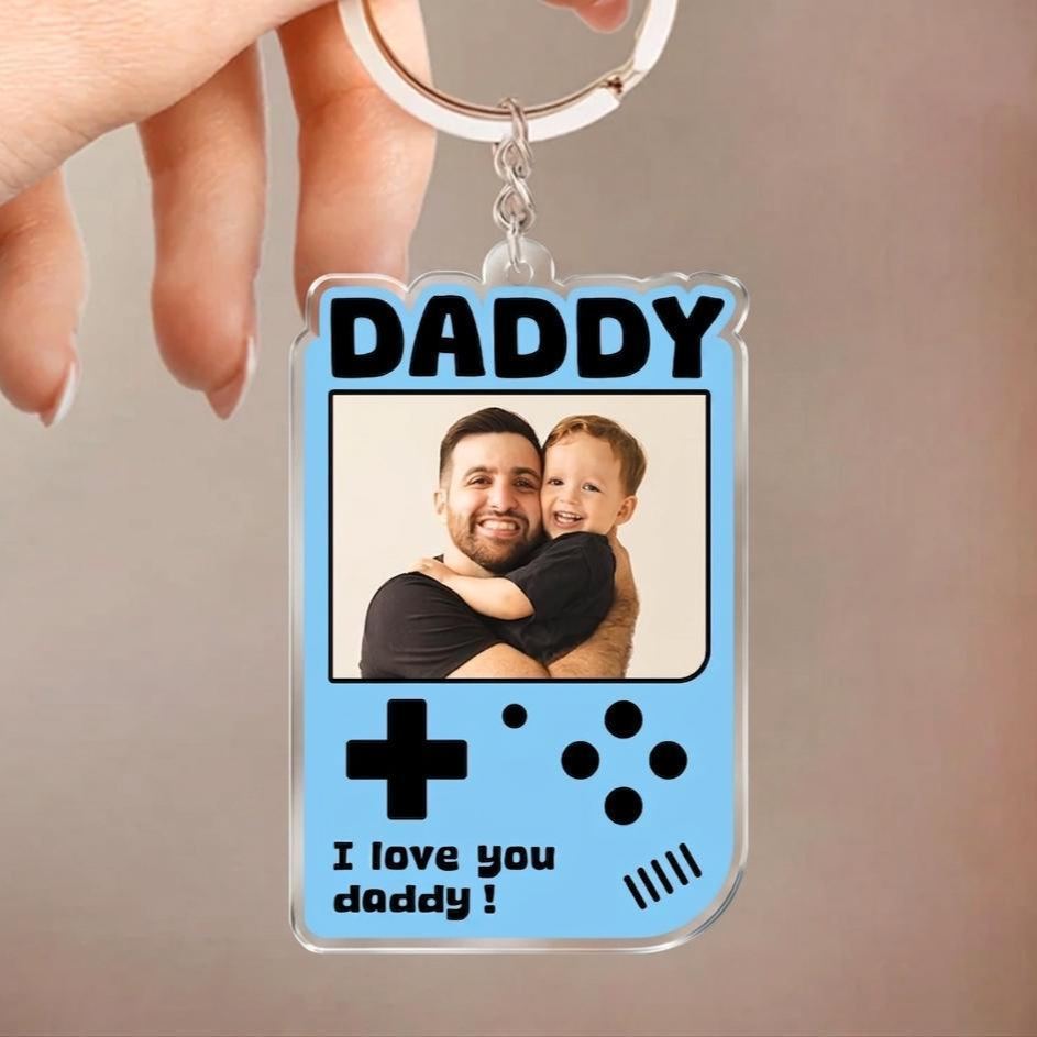 Porte-clés photo de console de jeu rétro personnalisé pour papa – Porte-clés acrylique personnalisé à partir d’une photo, cadeau de fête des pères pour papa, souvenir de style joueur mignon - MaPhotocaleconFr