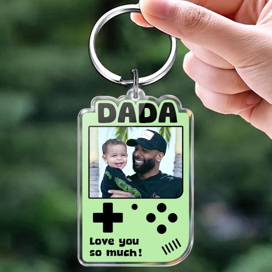 Porte-clés photo de console de jeu rétro personnalisé pour papa – Porte-clés acrylique personnalisé à partir d’une photo, cadeau de fête des pères pour papa, souvenir de style joueur mignon - MaPhotocaleconFr