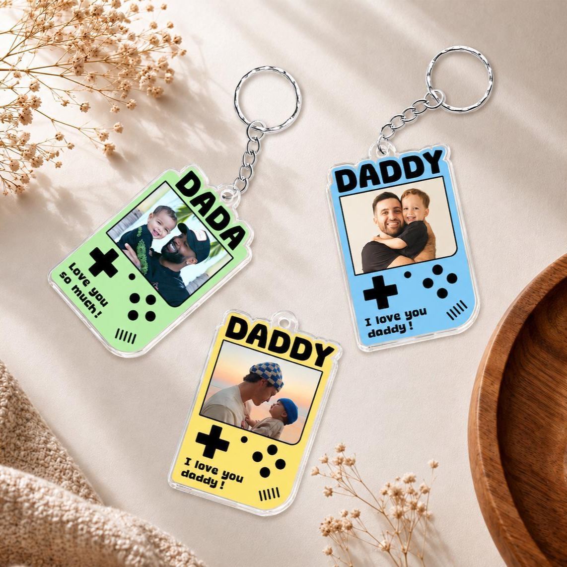 Porte-clés photo de console de jeu rétro personnalisé pour papa – Porte-clés acrylique personnalisé à partir d’une photo, cadeau de fête des pères pour papa, souvenir de style joueur mignon - MaPhotocaleconFr