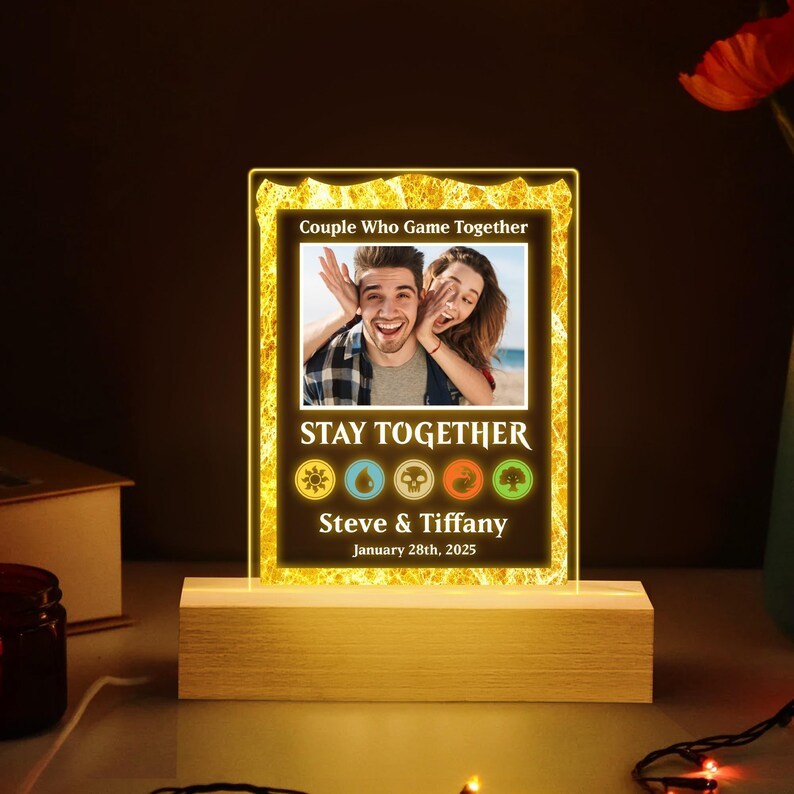 Personalisierte Mtg-nachtlichtplakette Zum Jahrestag, Led-licht Für Paare Mit Magic-kartenmotiv, Valentinstagsgeschenk Für Sie Und Ihn, Geschenkidee Für Lgbt-paare - DePhotoBoxer
