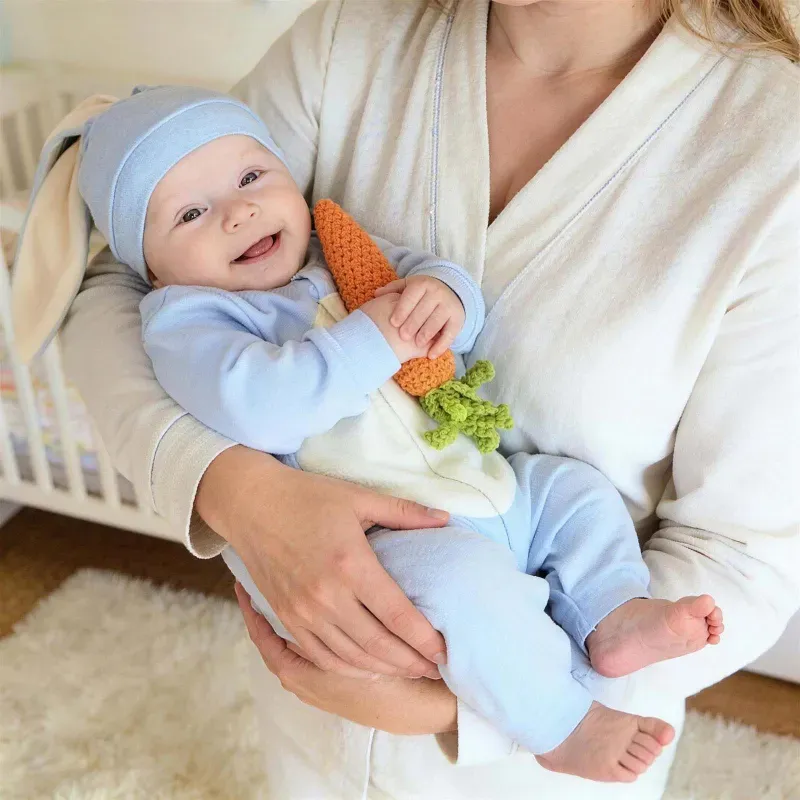 Personalisierter Hasen-strampler Mit Individuellem Namen Für Babys, Handbesticktes Osteroutfit, Babygeschenk