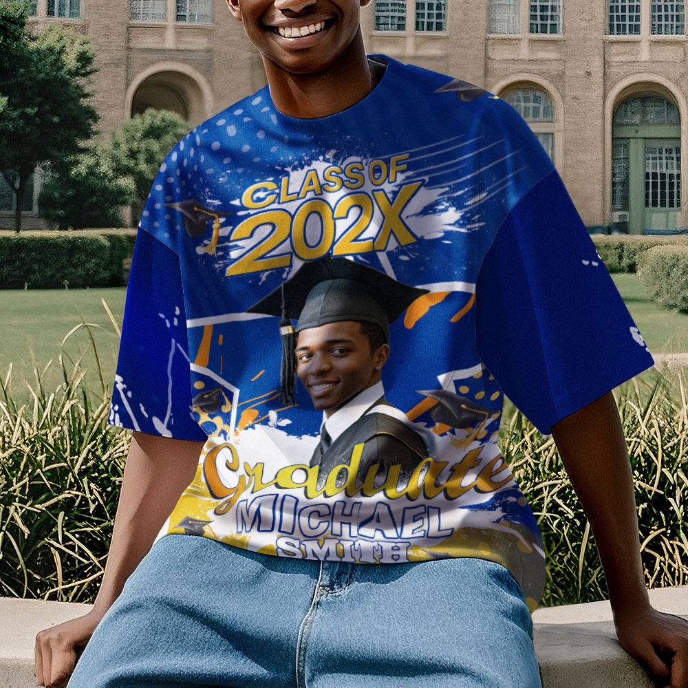 Personalisiertes 3d-abschluss-t-shirt Mit Personalisiertem Namen Und Jahr, Abschlussgeschenk Für Ihn - DePhotoBoxer